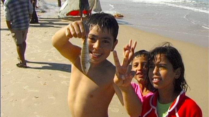 "With Hasan in Gaza", de Kamal Aljafari Doclisboa 2025