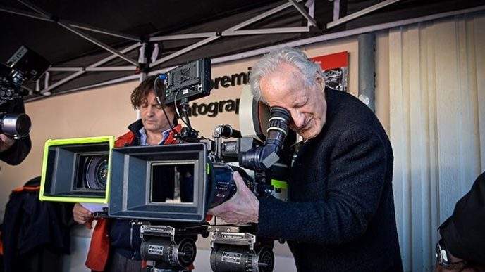 "A saída dos operários das fábricas Lumière" por Michael Mann Hangar do Premier-Film - Copyright Instituto Lumière - Jean-Luc Mège Photography