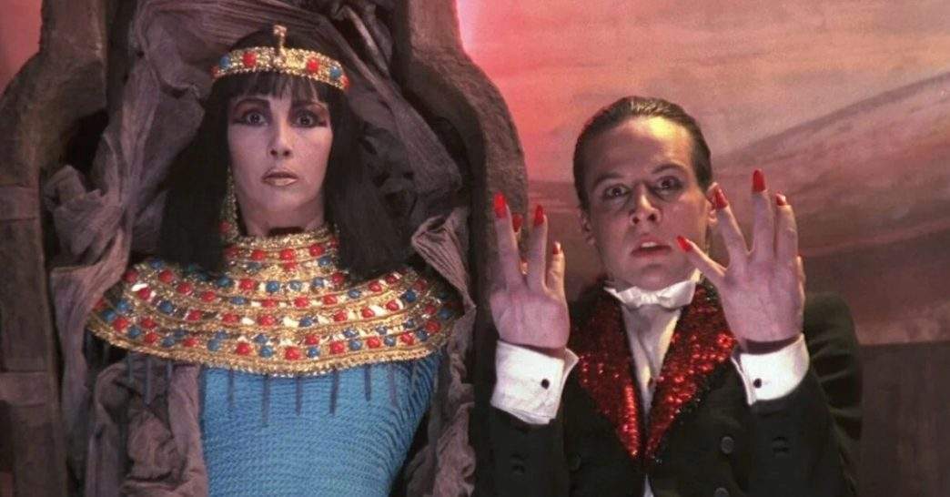 Alejandro Jodorowsky, santaa sangre, passos no escuro